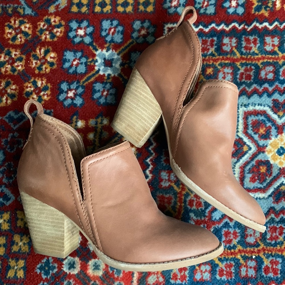 Jeffrey Campbell Vanhook Leather Heeled Ankle Bootie